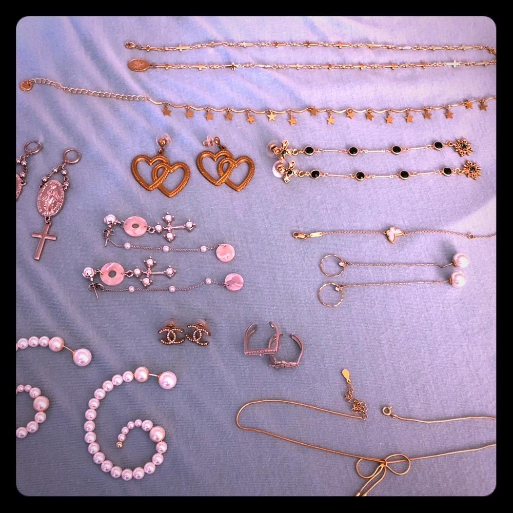 Jewelry for bundle! Each pic is for $10 each!